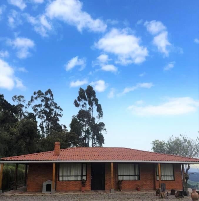 Hermosa Casa Campestre Moderna "Rancho La Marina" Chiquinquirá Eksteriør billede